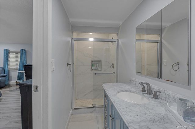 9 Lauren Avenue, Dix Hills, NY 11746