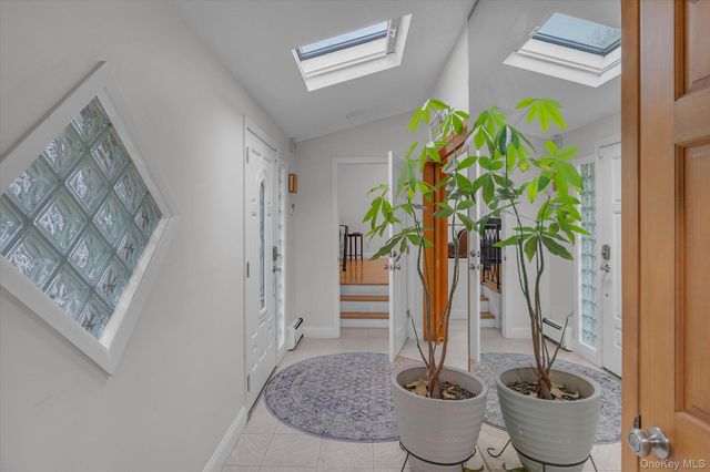 9 Lauren Avenue, Dix Hills, NY 11746