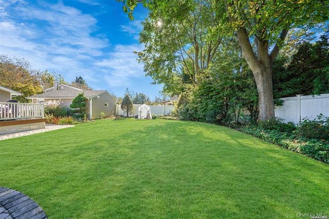 9 Lauren Avenue, Dix Hills, NY 11746