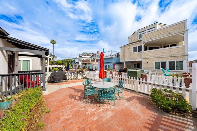 716 Dover, San Diego, CA 92109
