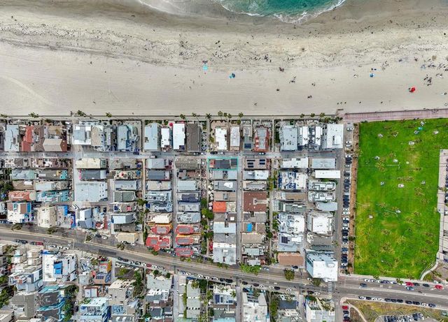 716 Dover, San Diego, CA 92109