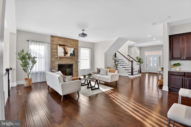 24814 BARRINGTON GROVE CT, Aldie, VA 20105