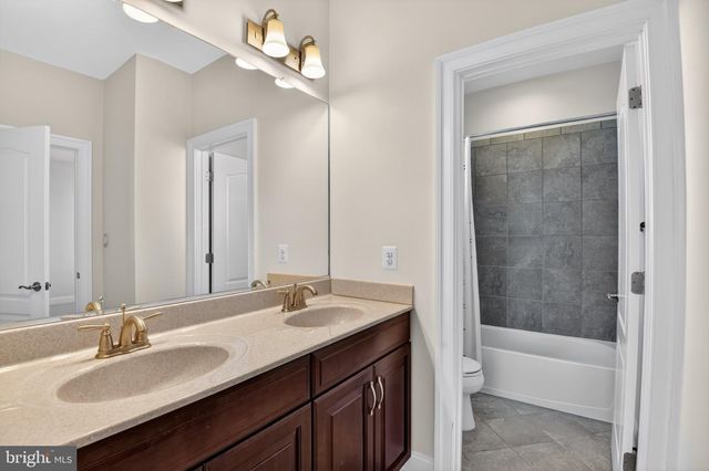 24814 BARRINGTON GROVE CT, Aldie, VA 20105