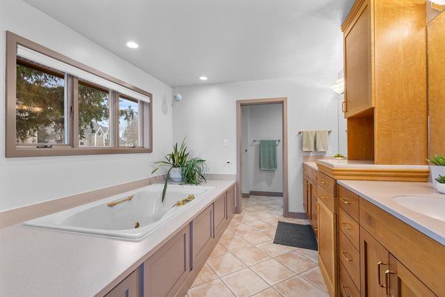 49 Chequamegon Bay, Madison, WI 53719