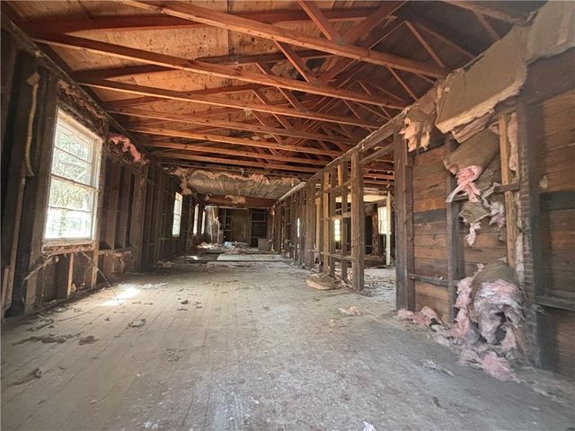 121 Hasty NE Road, Rome, GA 30161