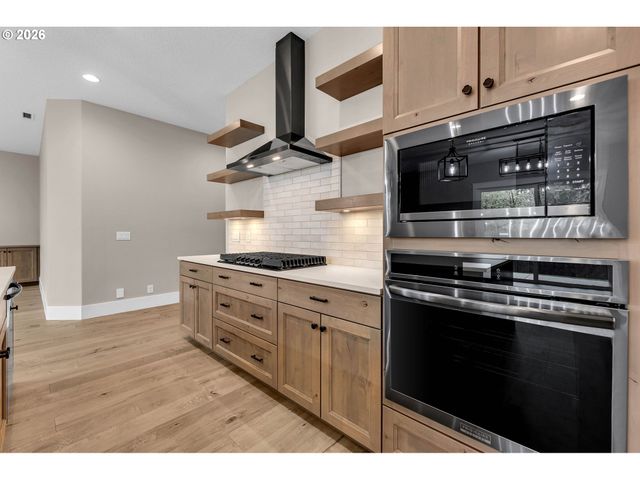 16221 Ne 180TH St, Brush Prairie, WA 98606