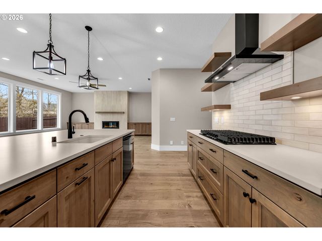 16221 Ne 180TH St, Brush Prairie, WA 98606