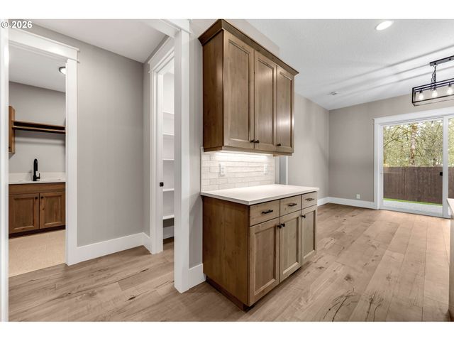 16221 Ne 180TH St, Brush Prairie, WA 98606