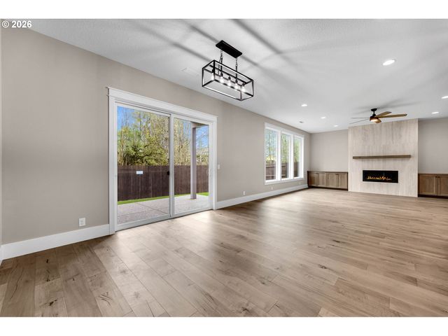 16221 Ne 180TH St, Brush Prairie, WA 98606