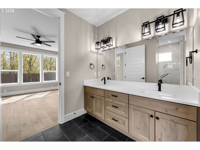 16221 Ne 180TH St, Brush Prairie, WA 98606