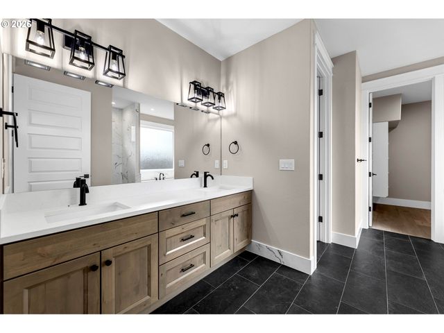 16221 Ne 180TH St, Brush Prairie, WA 98606