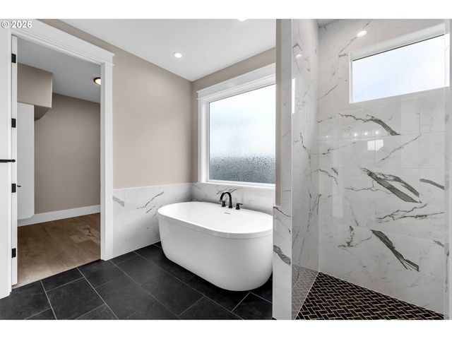 16221 Ne 180TH St, Brush Prairie, WA 98606