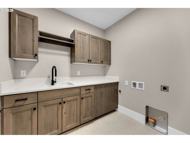 16221 Ne 180TH St, Brush Prairie, WA 98606