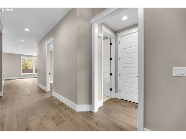 16221 Ne 180TH St, Brush Prairie, WA 98606