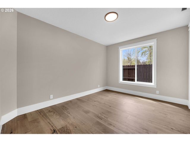 16221 Ne 180TH St, Brush Prairie, WA 98606