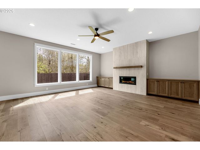 16221 Ne 180TH St, Brush Prairie, WA 98606