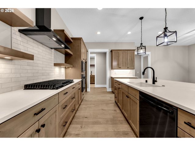 16221 Ne 180TH St, Brush Prairie, WA 98606