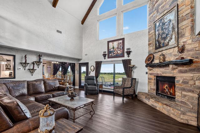 360 Pop Noah Road, Collinsville, TX 76233