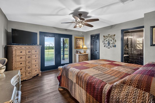 360 Pop Noah Road, Collinsville, TX 76233