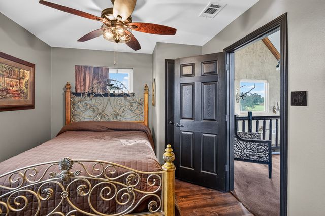 360 Pop Noah Road, Collinsville, TX 76233