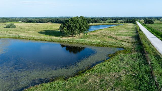 360 Pop Noah Road, Collinsville, TX 76233