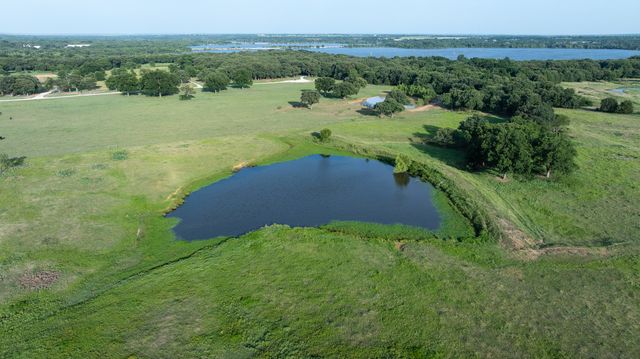 360 Pop Noah Road, Collinsville, TX 76233