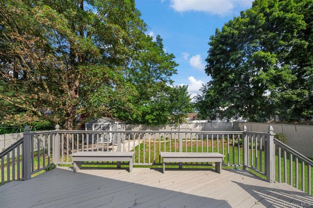 111 Woodside Avenue, Freeport, NY 11520