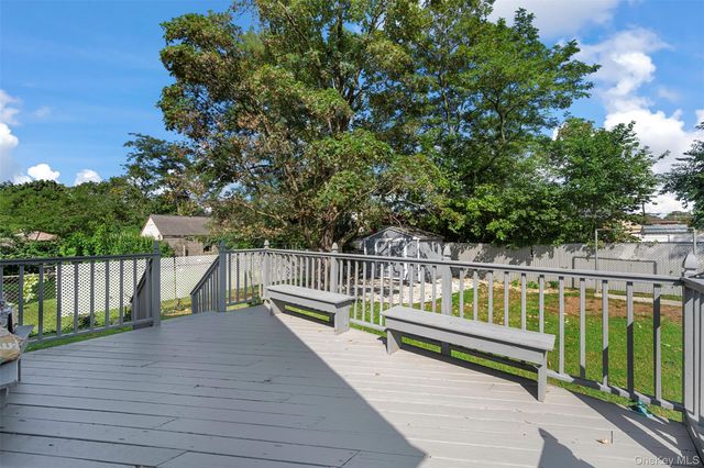 111 Woodside Avenue, Freeport, NY 11520