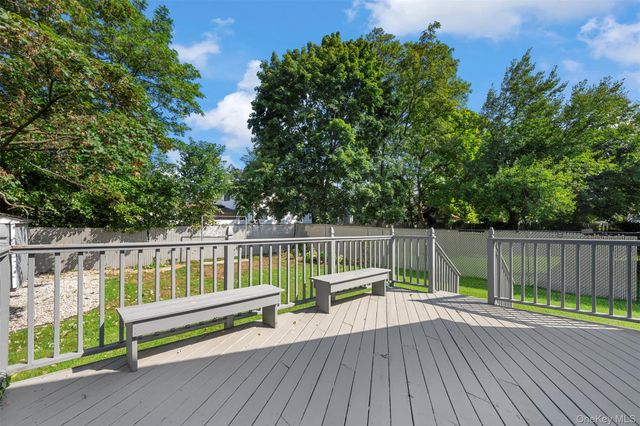 111 Woodside Avenue, Freeport, NY 11520