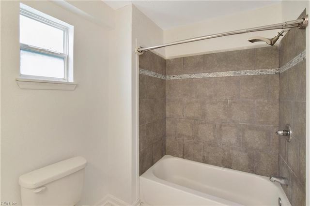 306 Wellons ST, Suffolk, VA 23434