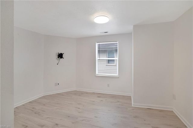 306 Wellons ST, Suffolk, VA 23434