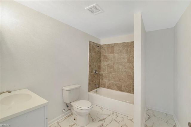 306 Wellons ST, Suffolk, VA 23434
