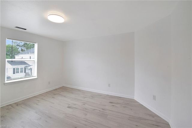 306 Wellons ST, Suffolk, VA 23434