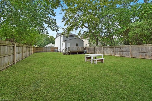 306 Wellons ST, Suffolk, VA 23434