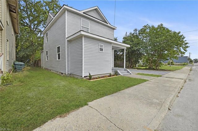 306 Wellons ST, Suffolk, VA 23434