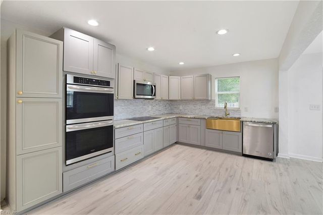 306 Wellons ST, Suffolk, VA 23434