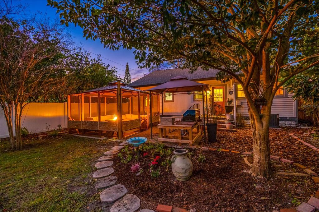 Image 38 of property listing at 1101 GRANADA STREET, Clearwater, FL 33755