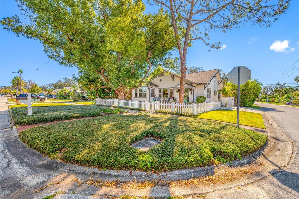 Image 45 of property listing at 1101 GRANADA STREET, Clearwater, FL 33755