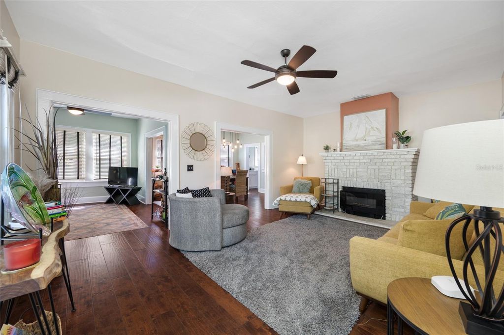 Image 7 of property listing at 1101 GRANADA STREET, Clearwater, FL 33755