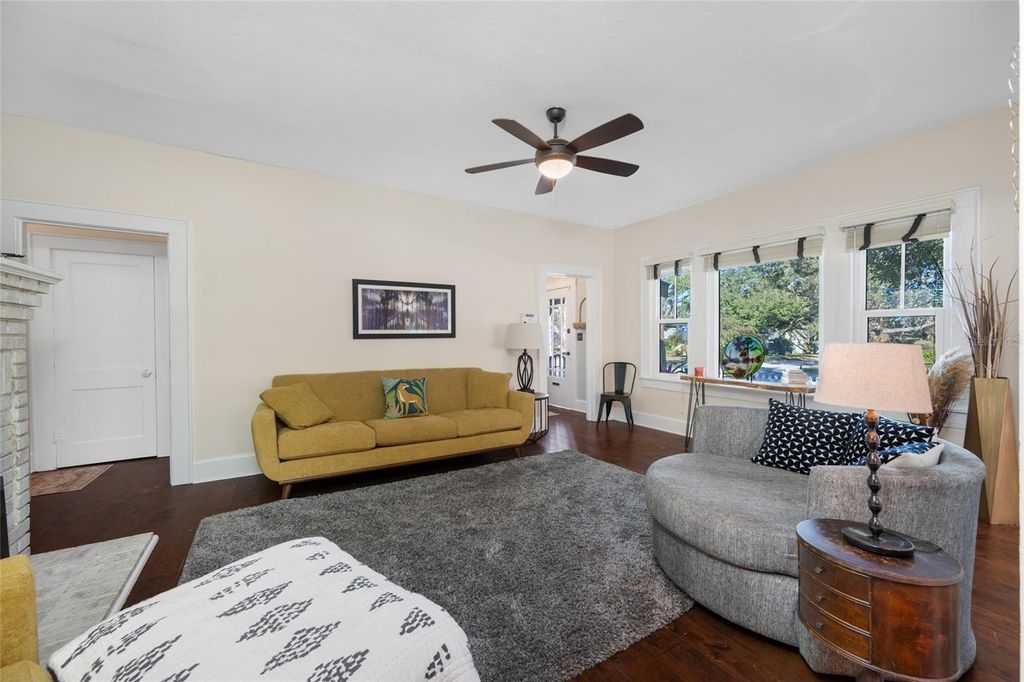 Image 8 of property listing at 1101 GRANADA STREET, Clearwater, FL 33755