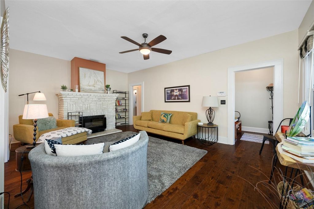 Image 9 of property listing at 1101 GRANADA STREET, Clearwater, FL 33755