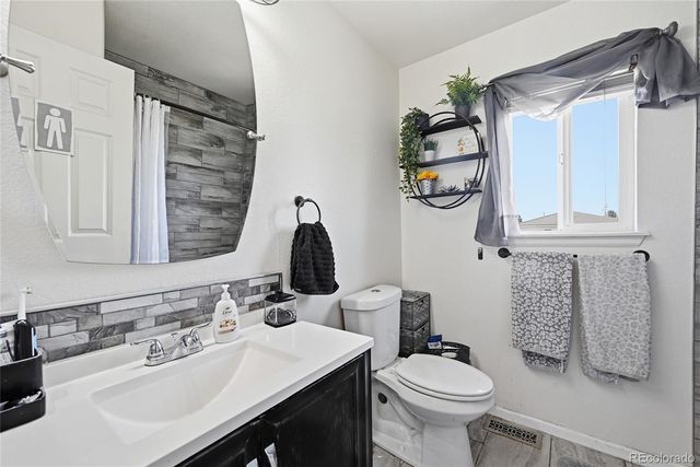 4335 Lyndenwood Point, Highlands Ranch, CO 80130