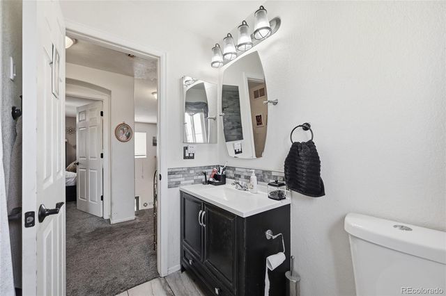 4335 Lyndenwood Point, Highlands Ranch, CO 80130