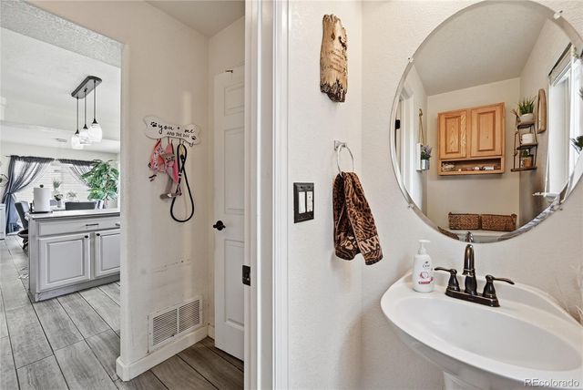 4335 Lyndenwood Point, Highlands Ranch, CO 80130