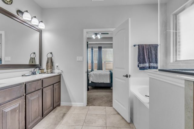 7325 Tesoro Trail, Fort Worth, TX 76131