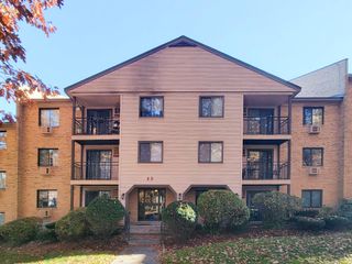 23 Country Club Dr Unit 1023, Manchester, NH 03102