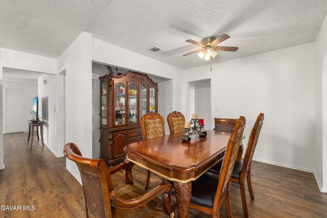 38511 Carolside Avenue, Palmdale, CA 93550