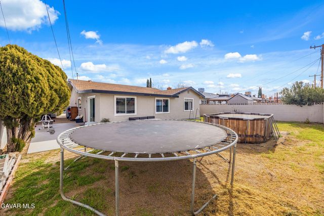 38511 Carolside Avenue, Palmdale, CA 93550