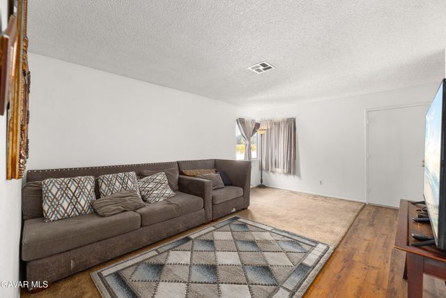 38511 Carolside Avenue, Palmdale, CA 93550