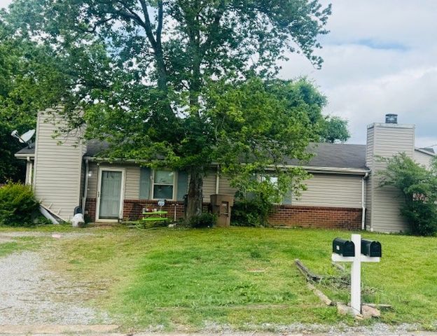 4355 Central Valley Dr, Hermitage, TN 37076